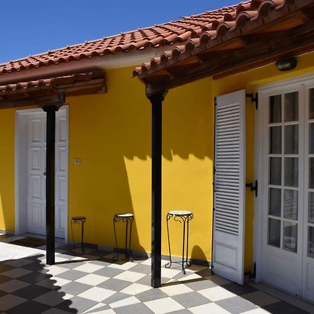 The Yellow Art Home Calamata Exterior foto