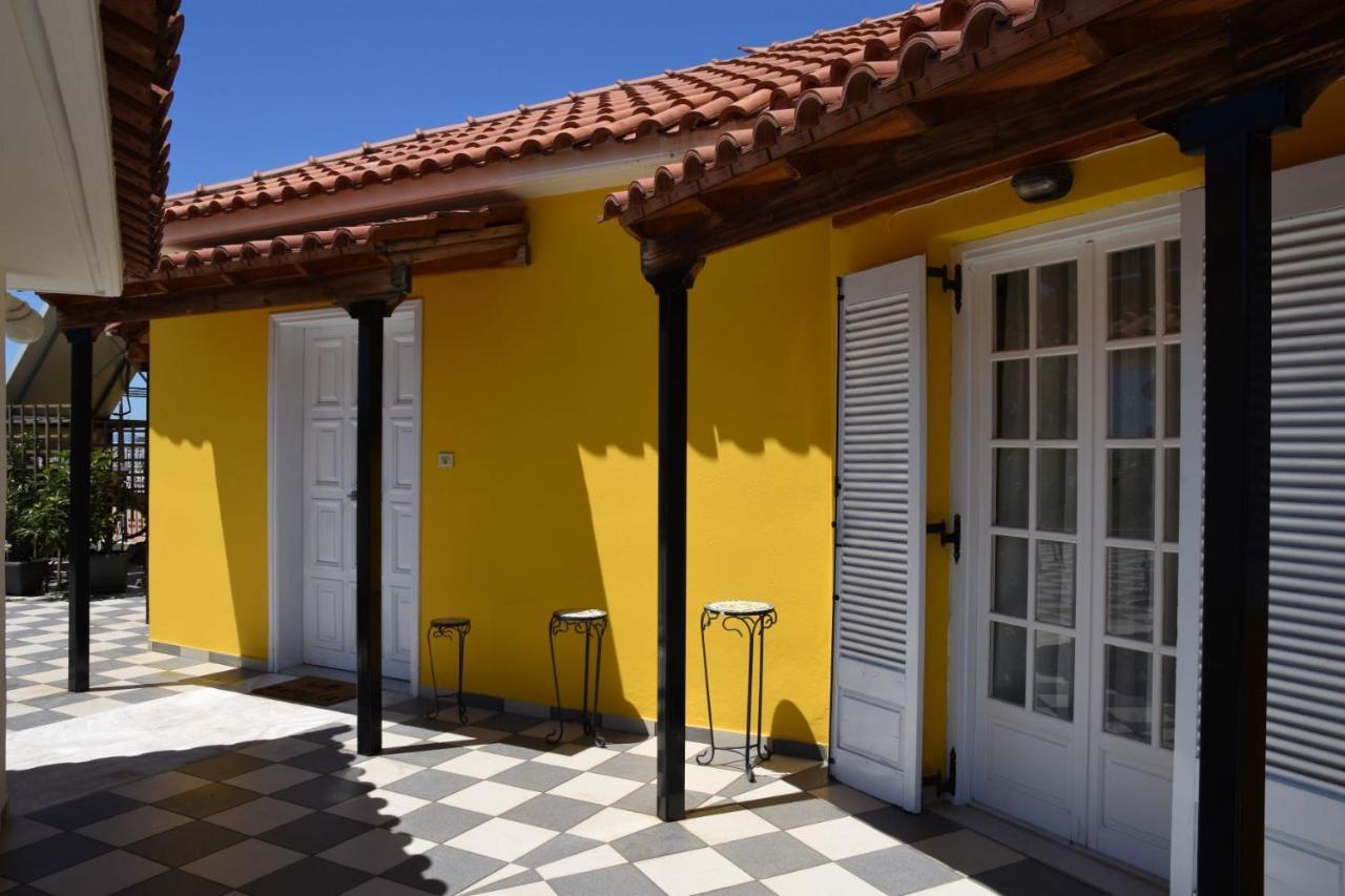 The Yellow Art Home Calamata Exterior foto