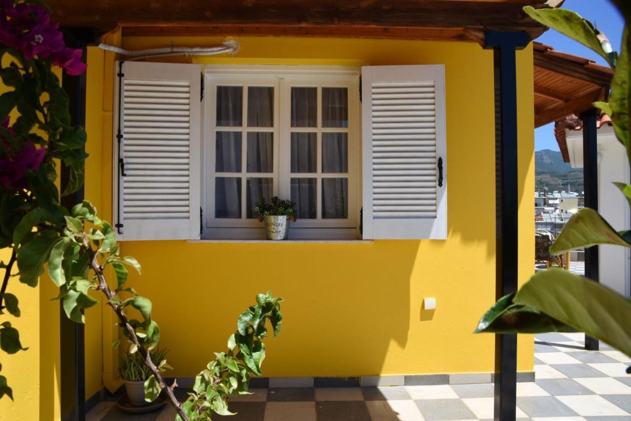 The Yellow Art Home Calamata Exterior foto